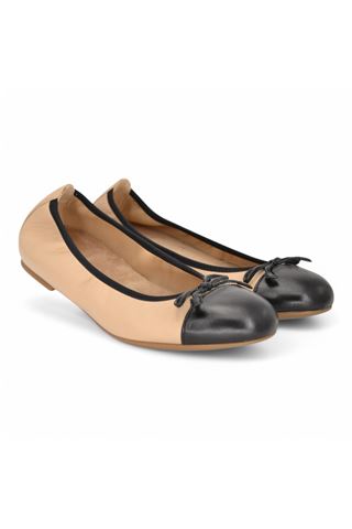 Ballerina in pelle colore beige. UNISA | AUTO-BEIGE
