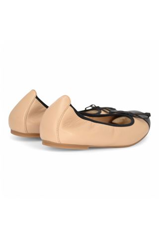Ballerina in pelle colore beige. UNISA | AUTO-BEIGE