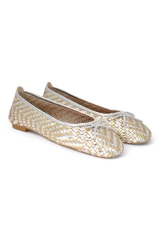 Ballerina in pelle intrecciata colore argento e platino. UNISA | BIENZA-ARGENTO