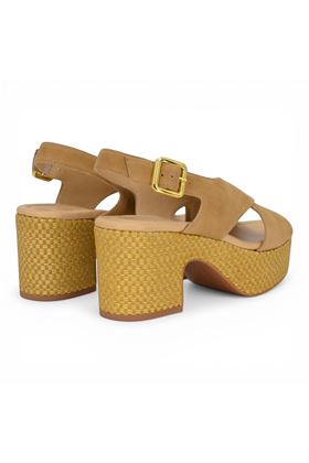 Zatterone Bibi Lou in camoscio colore beige. UNISA | KALFU-MISTRAL