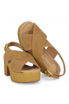 Zatterone Bibi Lou in camoscio colore beige. UNISA | KALFU-MISTRAL