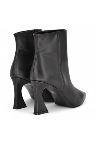 Tronchetto donna in pelle colore nero. ALBANO | 2905-NERO